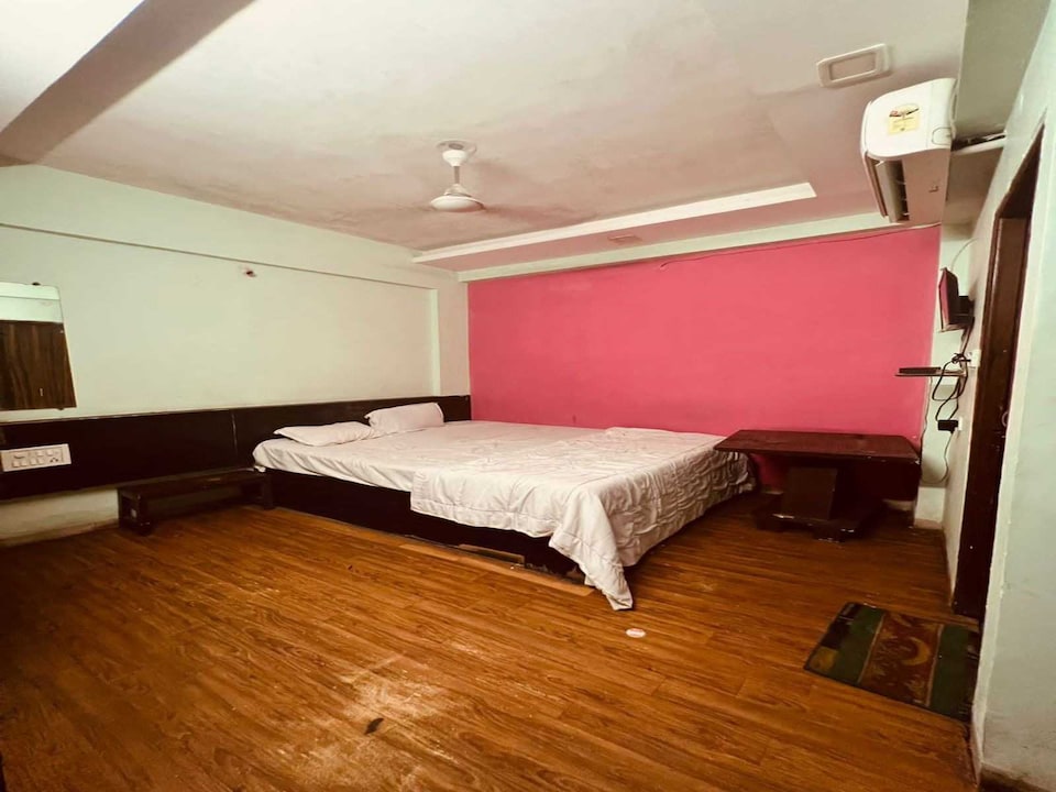 OYO 820434 Ma Bhawani Hotel, Bhawarkua Indore, Indore