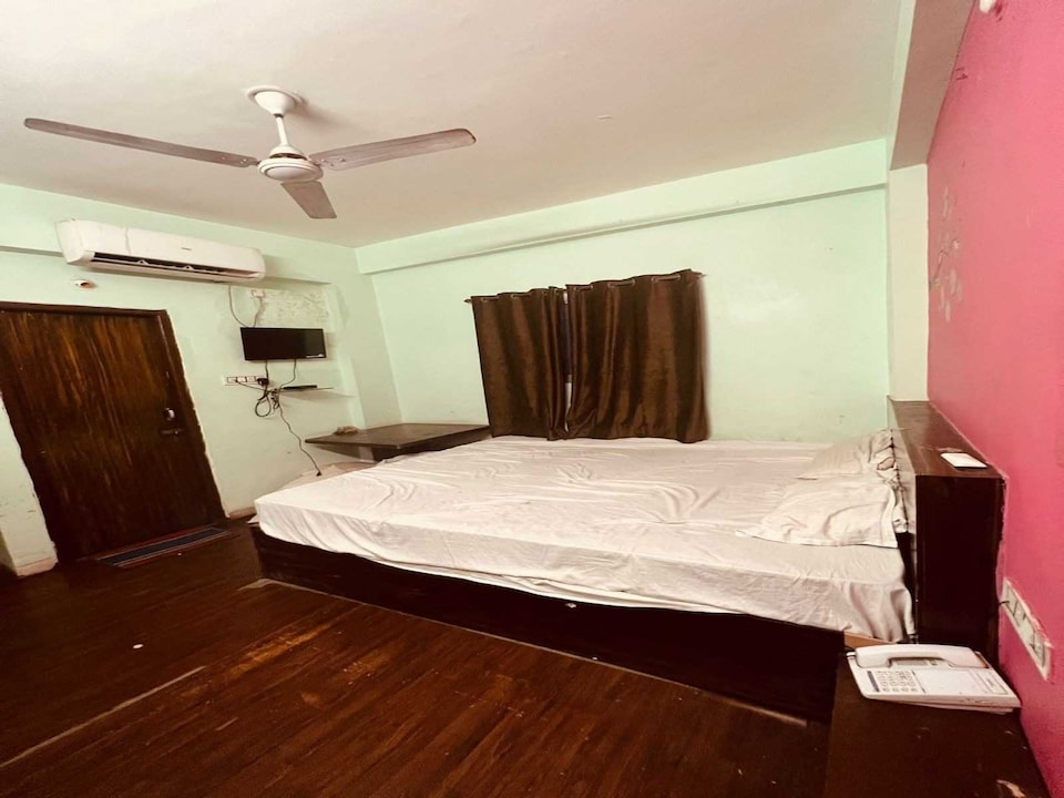 OYO 820434 Ma Bhawani Hotel, Bhawarkua Indore, Indore