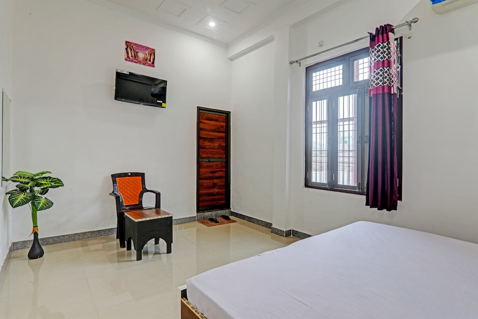 OYO Hotel Prakash Palace  , Ayodhya, Ayodhya