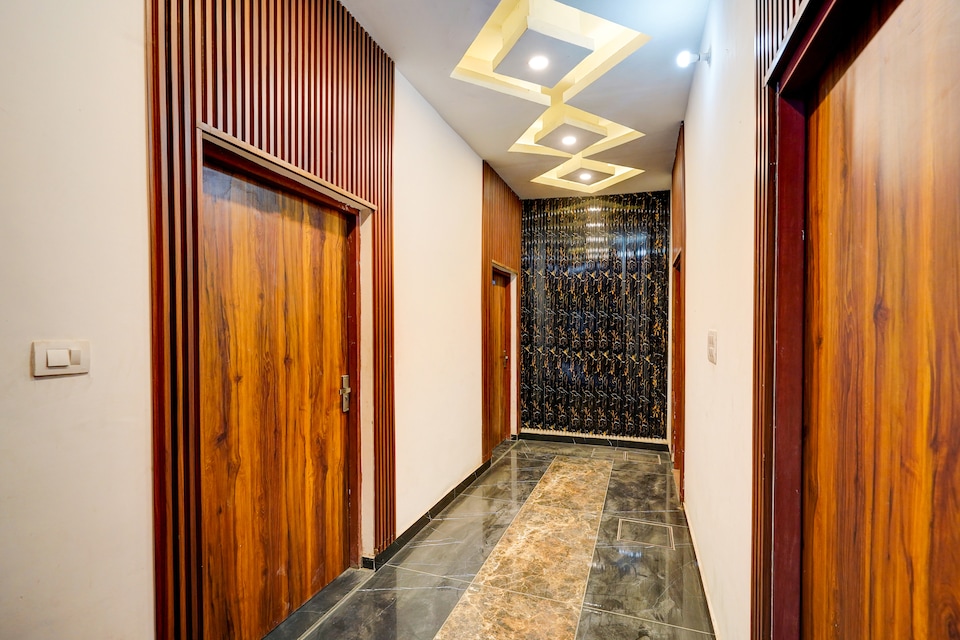 Hotel O Rajmahal, Meerut, Meerut