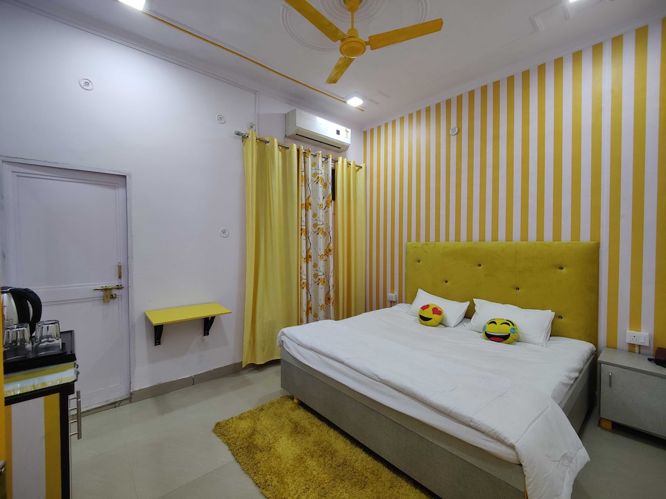 OYO 820484 Yellow Inn Guest House, Gomti Nagar Lucknow, Lucknow