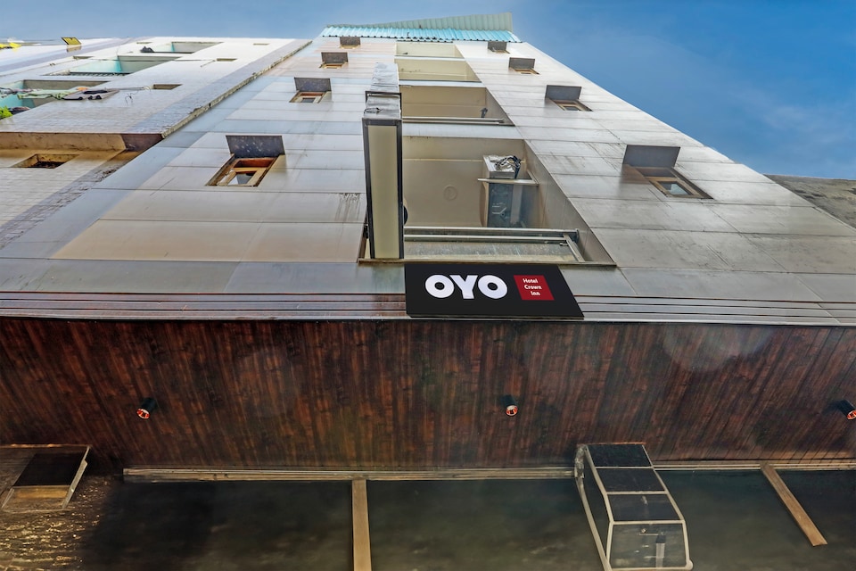OYO 820499 Crown Inn, Rajouri Garden Delhi, Delhi