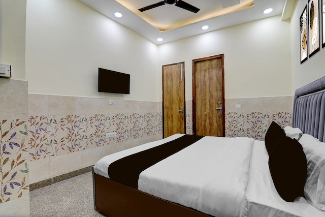 Hotel O Haiderpur Metro Formerly Crown Inn