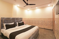 Hotel O Haiderpur Metro Formerly Crown Inn