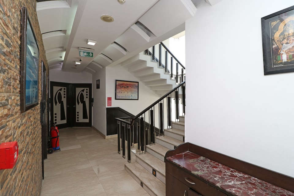 Hotel Baljeet Lodge, AIIMS Delhi, Delhi