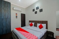 Hotel O Kanha