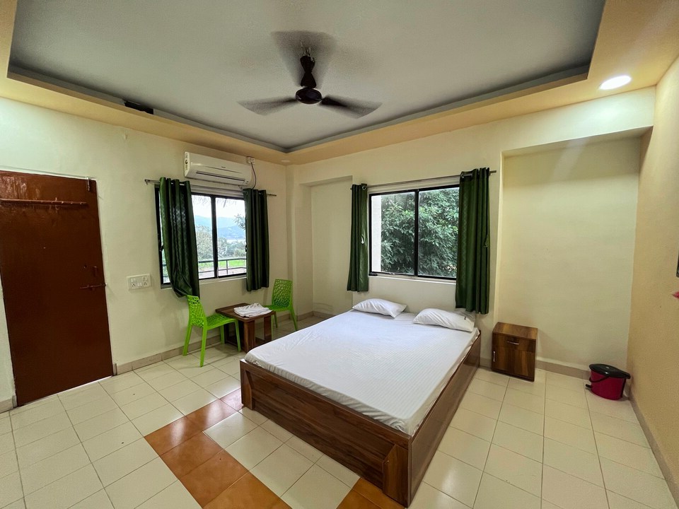 OYO 820548 Nisarg Lodging And Boarding, Lonavala, Lonavala