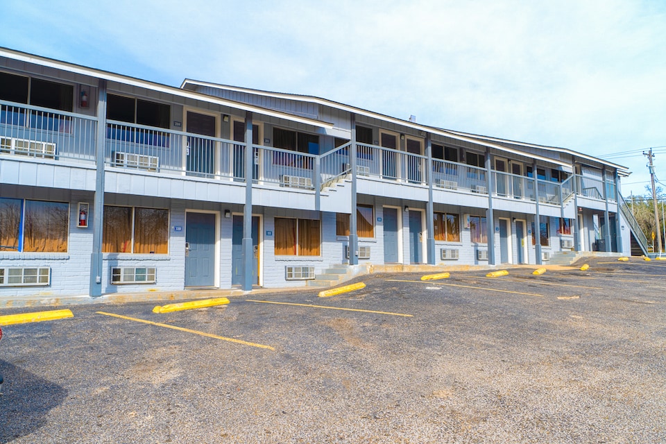 Regency Inn By OYO Three Rivers, Three Rivers TX, Three Rivers TX