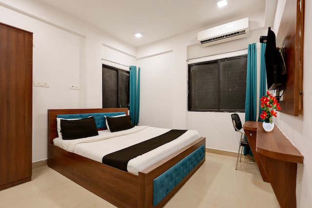 Super Collection O Besa Square Nagpur Formerly Yuva Inn