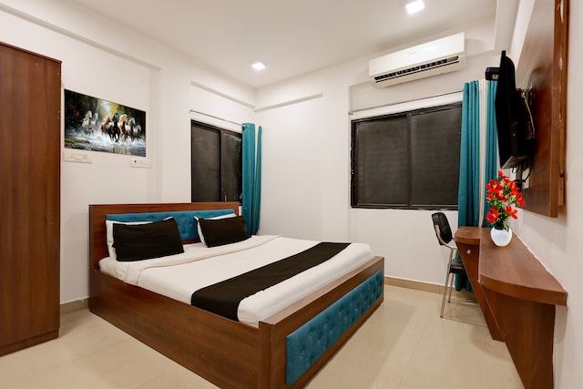 Super Collection O Besa Square Nagpur Formerly Yuva Inn