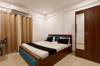 Super Collection O Besa Square Nagpur Formerly Yuva Inn