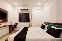Super Collection O Besa Square Nagpur Formerly Yuva Inn
