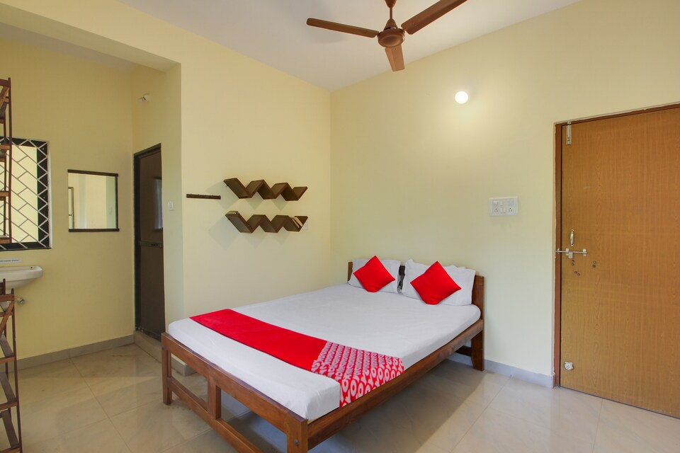 OYO Lurdes Guest House, Arambol Goa, Goa