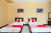 Capital O 93391 Golden Manggis Hotel Near SMKN 1 Lingsar