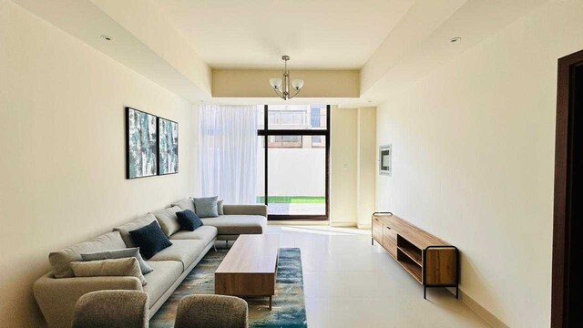 OYO 1198 Home Luxury 3-Bed TownHouse with Maid room