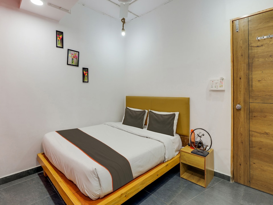 Collection O Hotel Sky City, Surat Railway Station, Surat