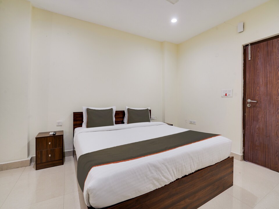 OYO 820732 Hotel Relax Roof, Madhapur, Hyderabad