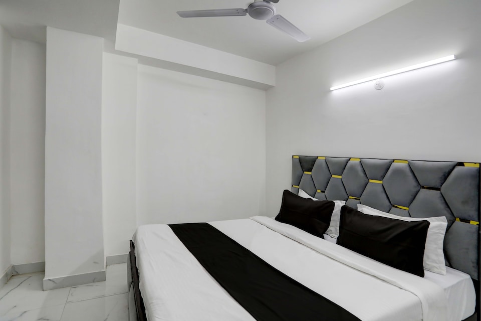 Collection O 24/7 Hotel, Saket Delhi, Delhi