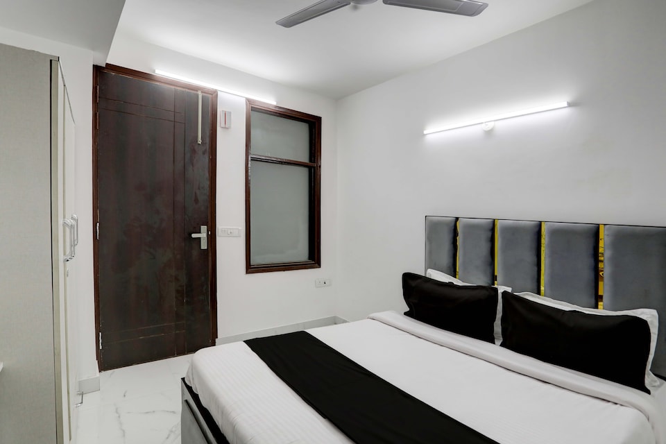 Collection O 24/7 Hotel, Saket Delhi, Delhi