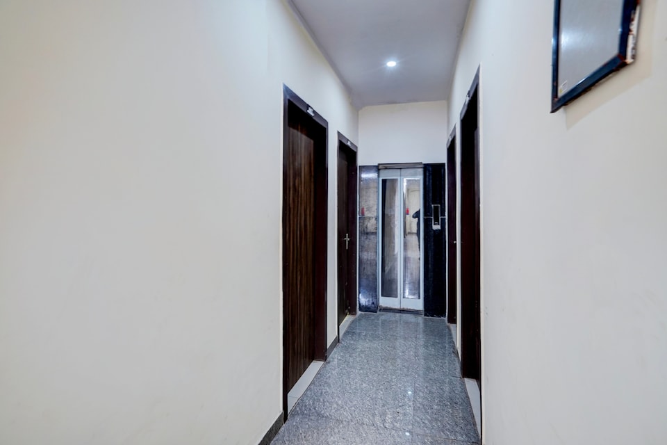 Collection O Umen Hotel Noida City Center Metro Station, Noida City, Noida