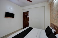 Collection O Umen Hotel Noida City Center Metro Station