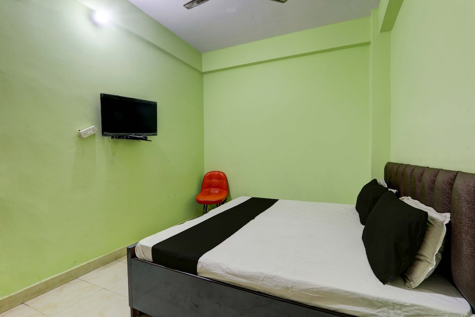 OYO Flagship Hotel new kadambari , Jhusi, Prayagraj