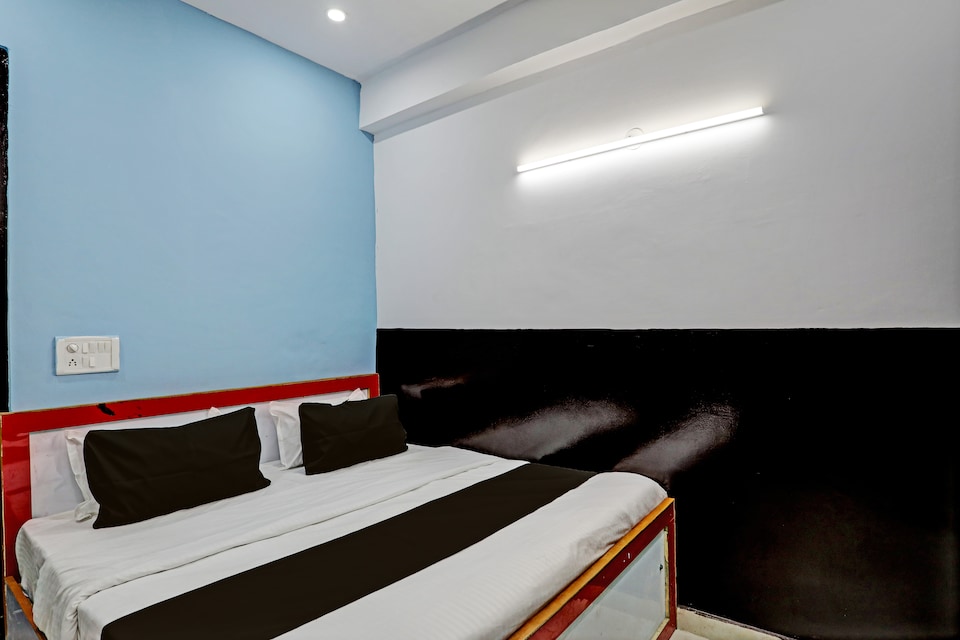 Hotel O shiva stay, Noida City, Noida