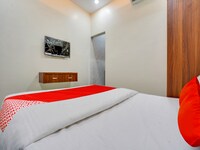 OYO 820809 Hotel RS