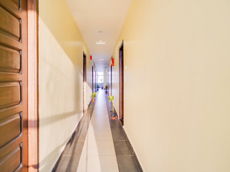 Hotel O Blue Iris A Grandure., Kondapur, Hyderabad