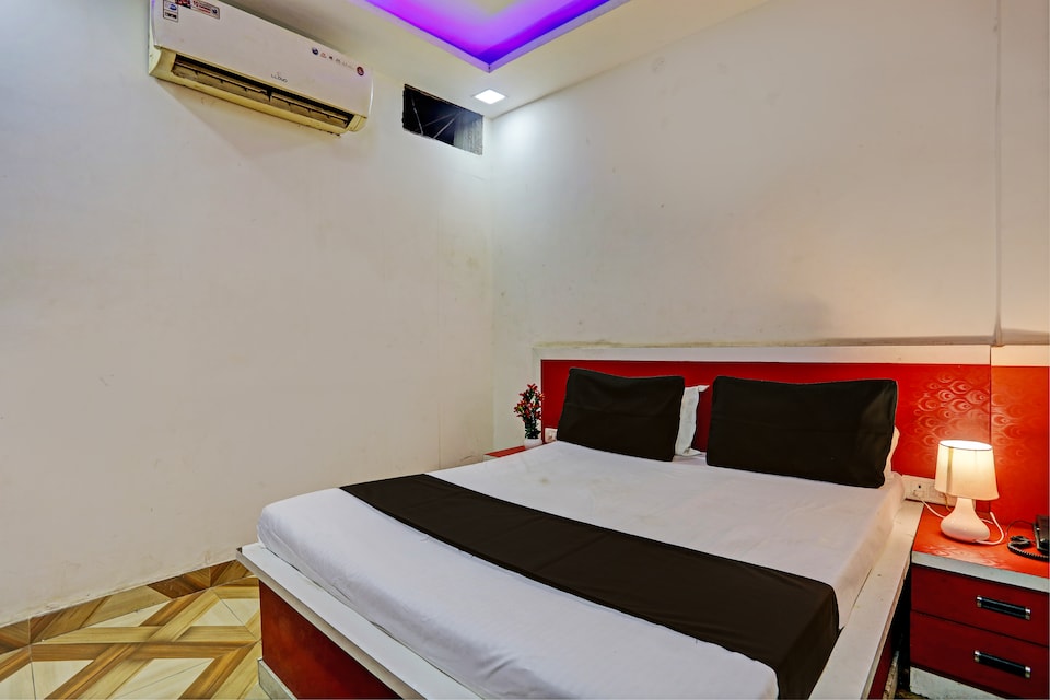 Hotel O New Rajpoot hotel banquet, Barra Kanpur, Kanpur