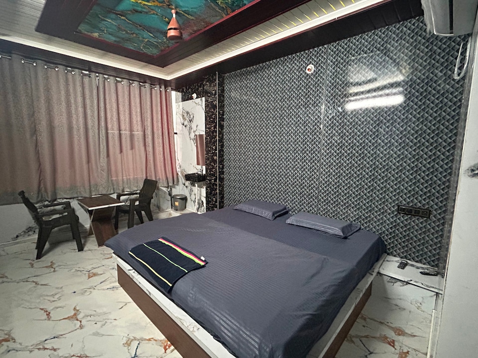 OYO 820837 Hotel SRS Grand, Kompally - Jeedimetla, Hyderabad