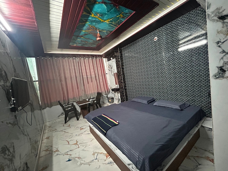 OYO 820837 Hotel SRS Grand, Kompally - Jeedimetla, Hyderabad