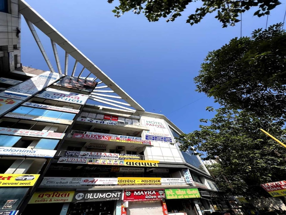 OYO HOTEL PANVEL, Surat Railway Station, Surat