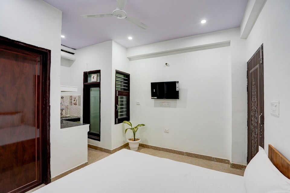 Hotel O Apno Ghar, Golf Course Road, Gurgaon