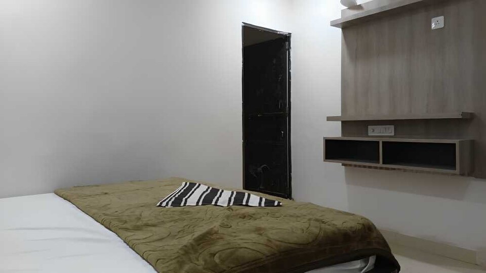 OYO Hotel Krishna Cottage, Golghar, Gorakhpur