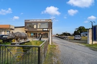 Hotel O Axom Inn