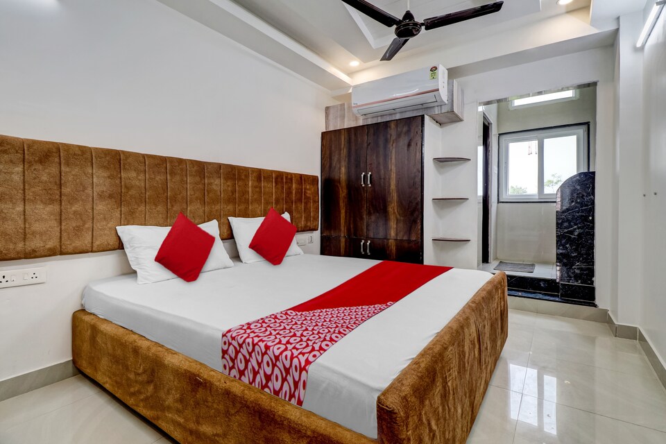 OYO SR Grand Lodge, Ongole, Ongole