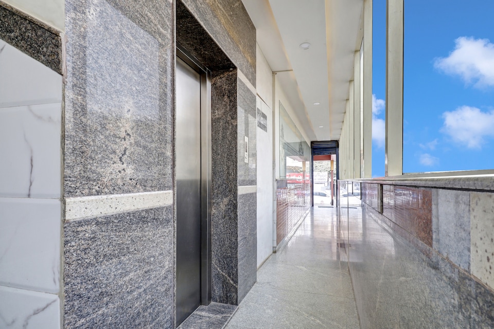 Hotel O Sapthagiri Suites Inn, Hebbal Bangalore, Bangalore