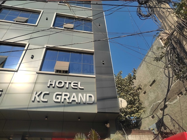 OYO Hotel KC GRAND 