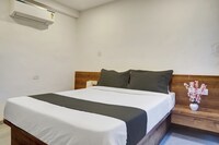 Hotel O Royal Palace