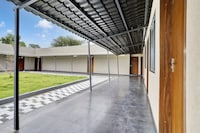 Hotel O Mint Leaf & Lodging