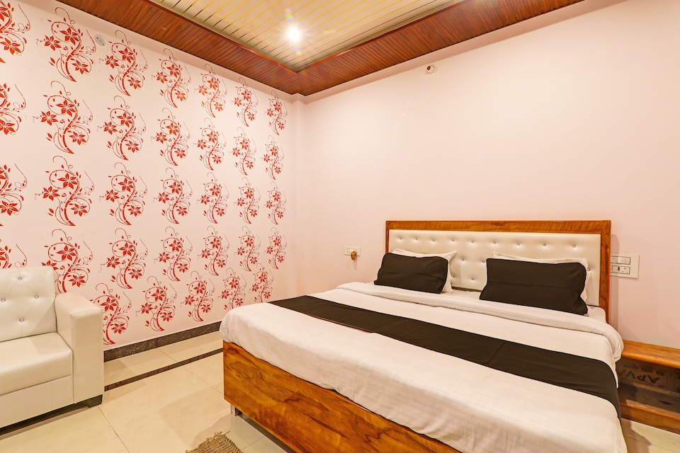 Collection O HOTEL BOMBAY PALACE, Golghar, Gorakhpur