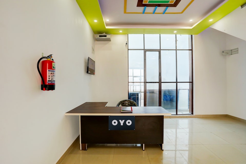 OYO HOTEL BLUE WORLD, Bulandshahr, Bulandshahr