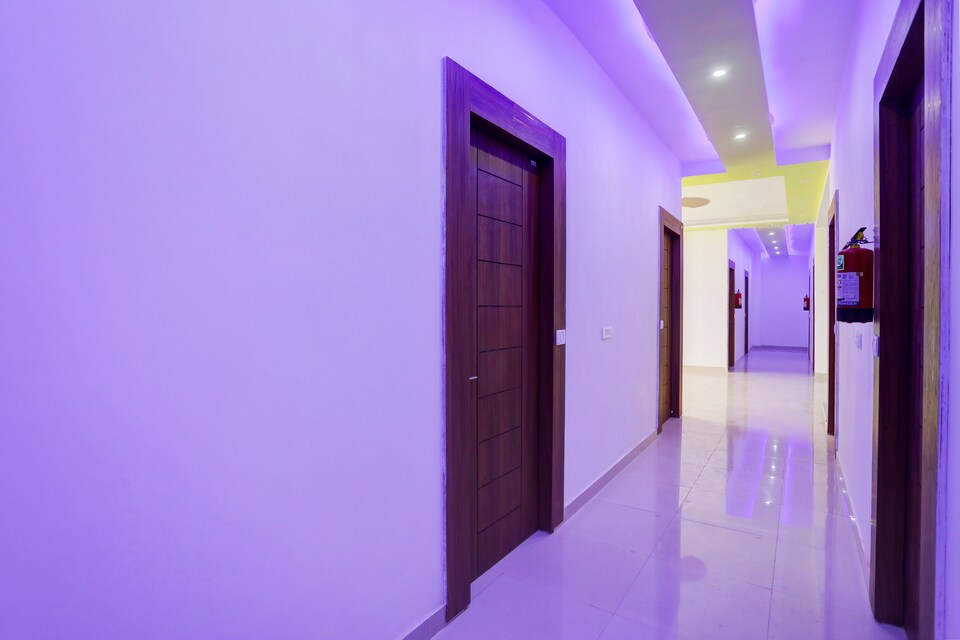 OYO 821081 HOTEL BLUE WORLD, Bulandshahr, Bulandshahr