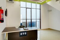 OYO 821081 HOTEL BLUE WORLD