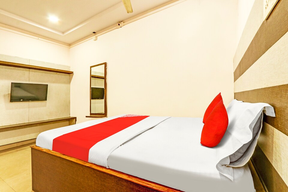 Hotel O SATYAM INN LODGE, Adilabad city, Adilabad