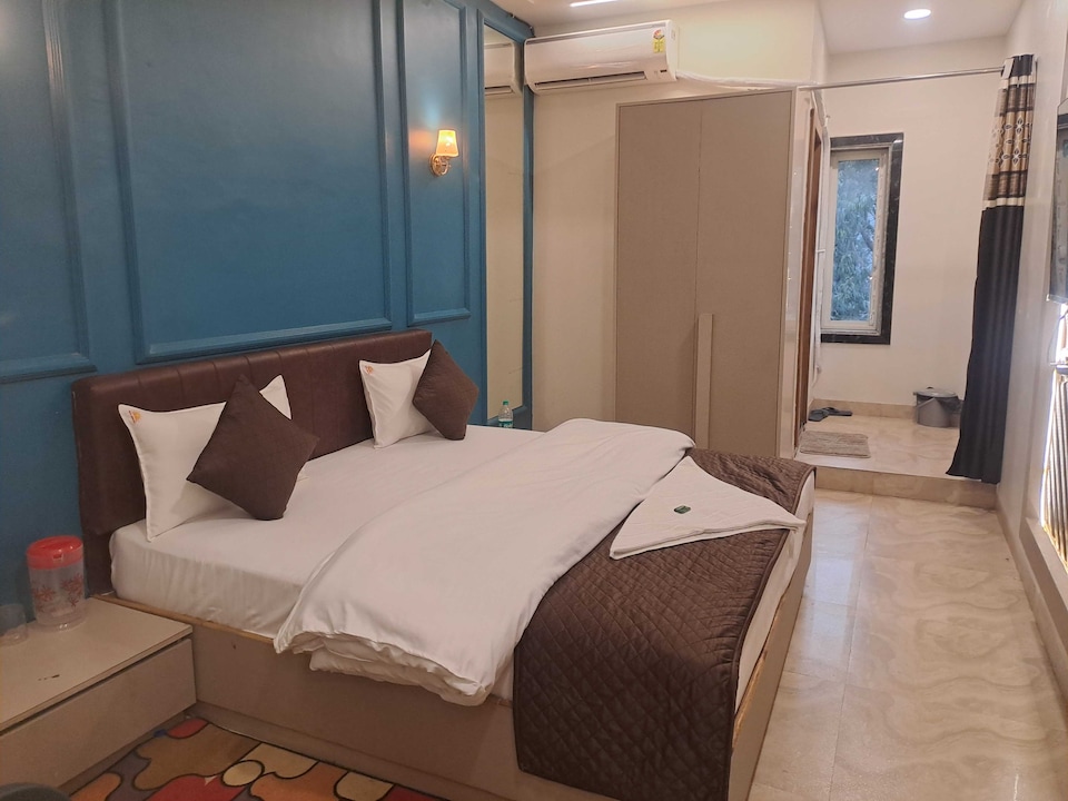 Hotel O Sunlight Pandit Omkar Prasad Tiwari Bus Stand, Vijay Nagar - Jabalpur, Jabalpur