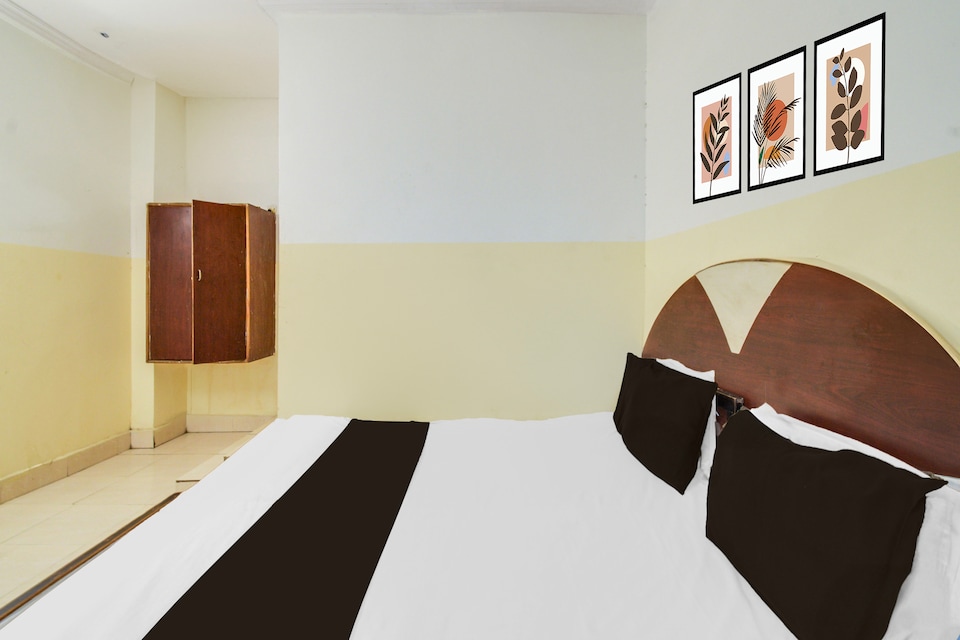 Hotel O New Sri Sai Amaravati Lodge, Ameerpet, Hyderabad