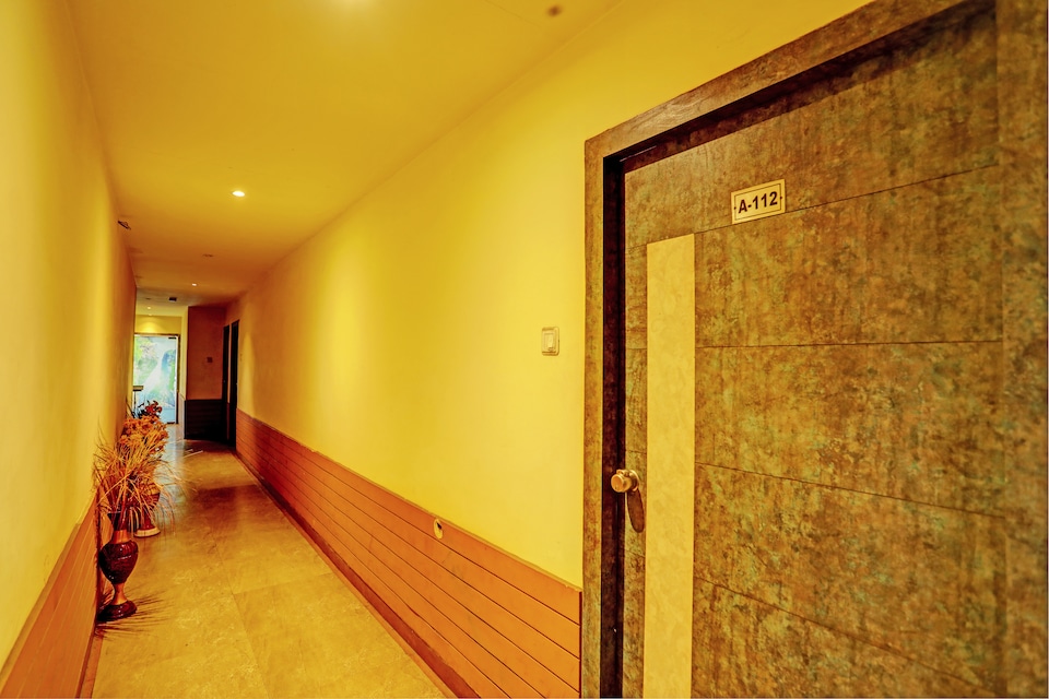 Hotel O Sky High, Charbagh Lucknow, Lucknow