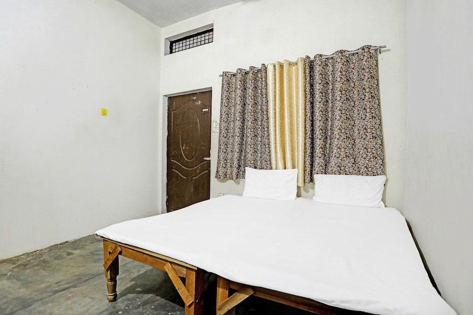 Spot On  Brothers Hotel, Default Cluster Dhampur, Bijnor